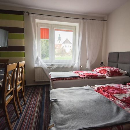 Krzeszow Na Szlakuアパートメント エクステリア 写真