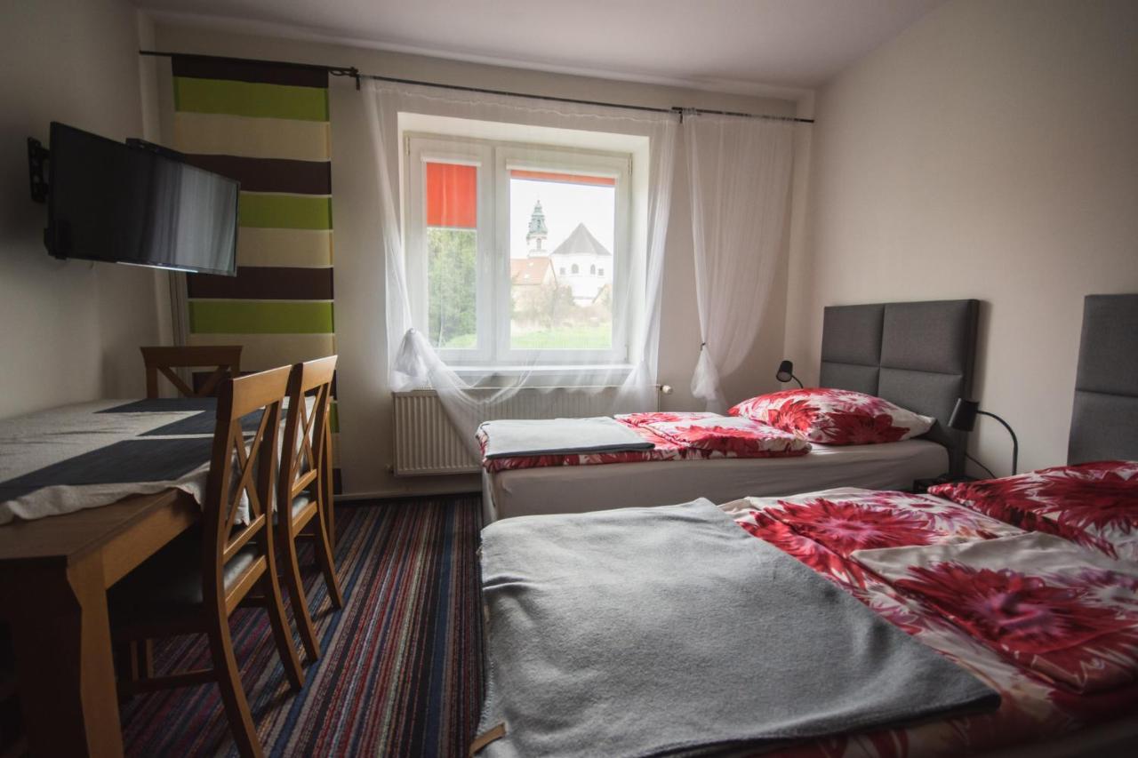 Krzeszow Na Szlakuアパートメント エクステリア 写真